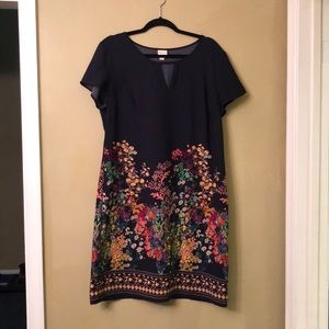 Beautiful short-sleeve navy and floral print dress